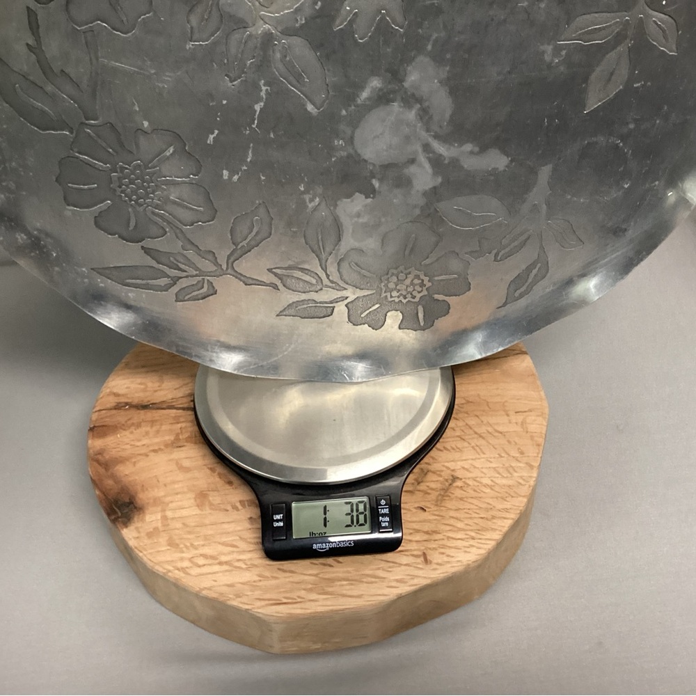 ⚫️ Vintage - Hammered Aluminum Serving Platter - Dogwood Floral Design - Unique - Picture 10 of 10